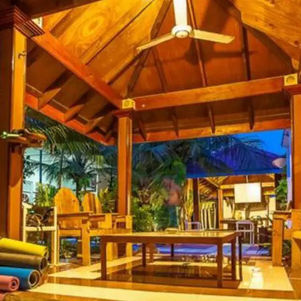 natural surf house himmafushi surf camp maldives stoked surf adventures jailbreaks sultans cokes