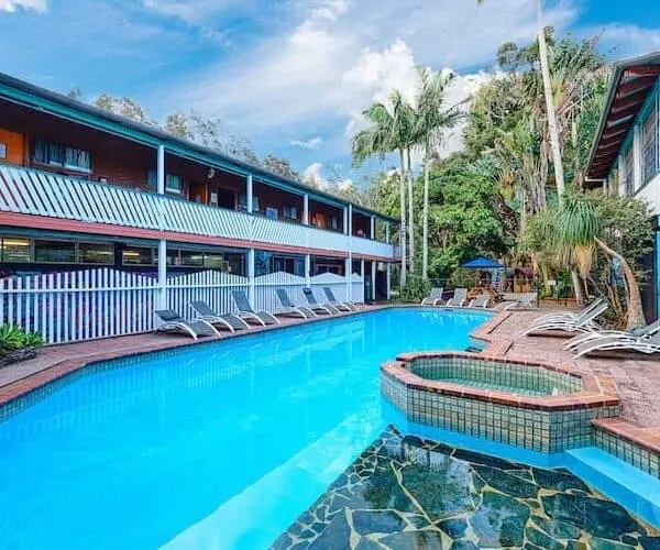 mojo surf byron bay surf camp surf academy australia surf instructor course