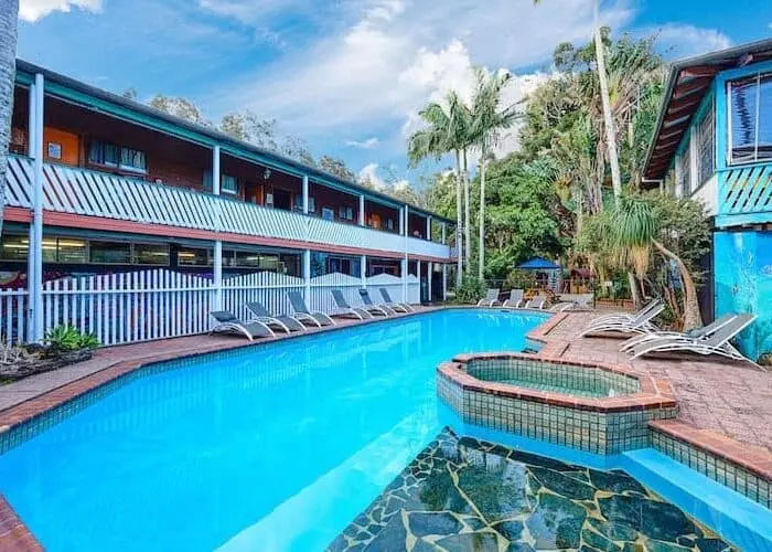 mojo surf byron bay surf camp surf academy australia surf instructor course