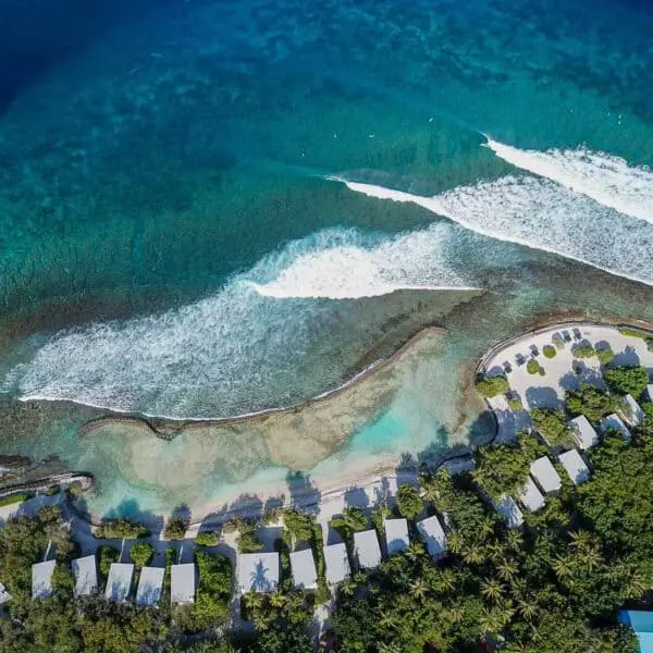 Holiday Inn Kandooma Surf Resort Maldives surfing 10