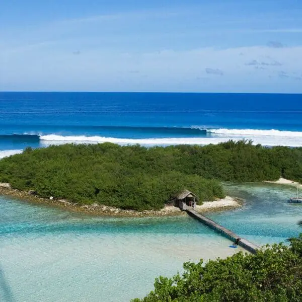 adaaran select hudhuranfushi surf resort maldives lohis cokes