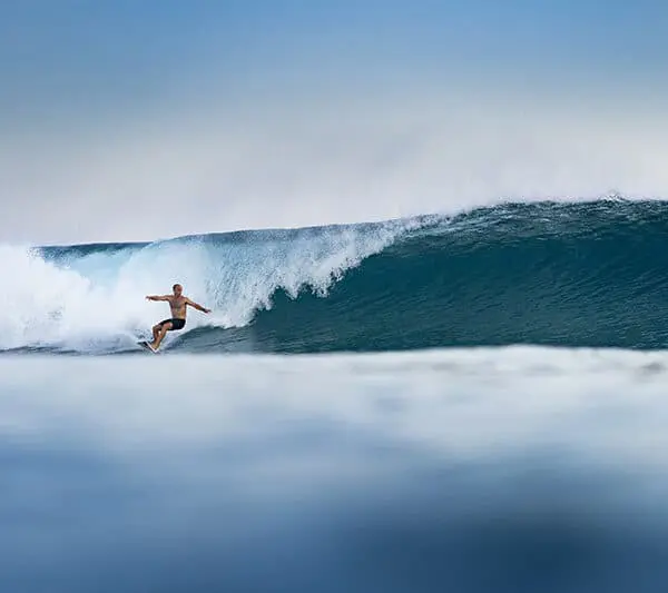 niyama private island maldives surf resort vodi surfing 2