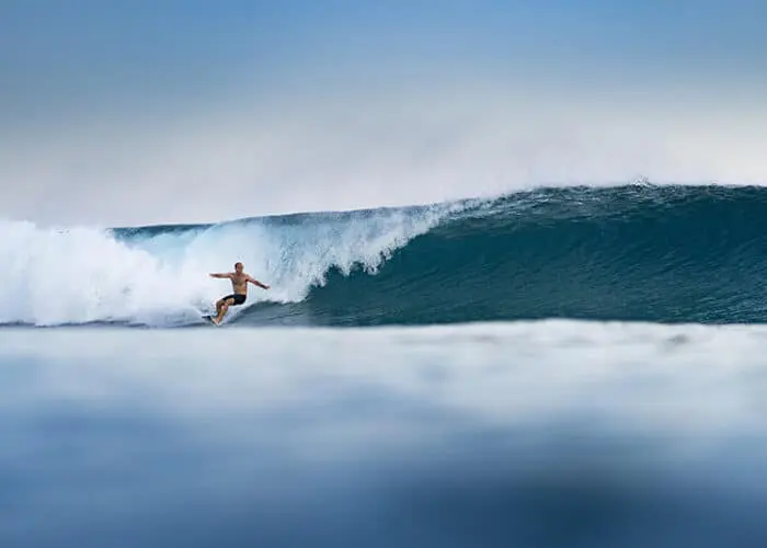 niyama private island maldives surf resort vodi surfing 2