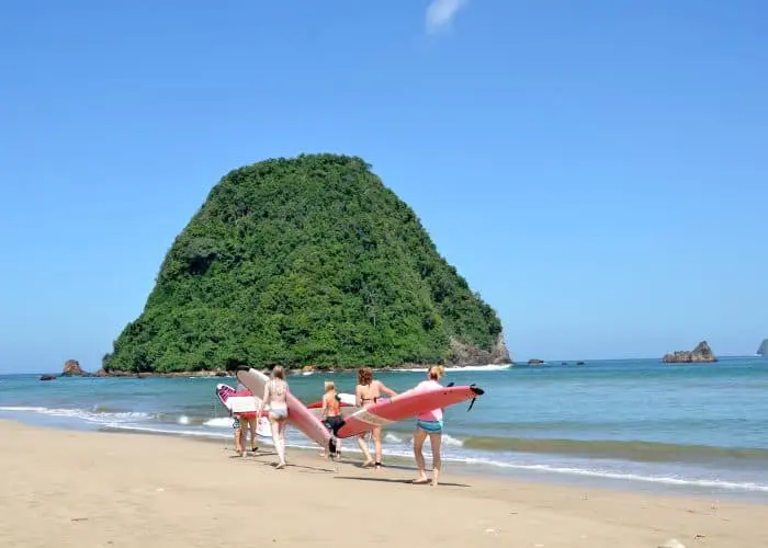 mojo surf red island surf camp java indonesia canggu surf trip