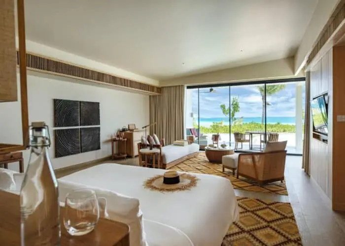 Kuda Villingili maldives surf resort beahc villa 2