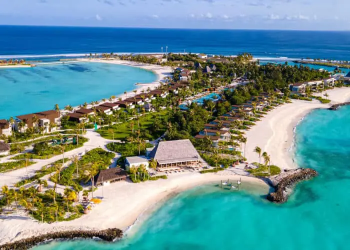 Kuda Villingili maldives surf resort chickens cokes surfing