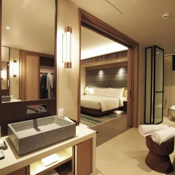 Kuda Villingili maldives surf resort overwater bungalow 3