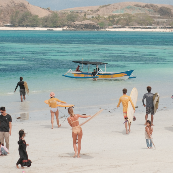 xanadu surf camp lombok learn to surf retreat longboard