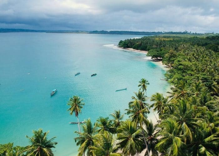 beng bengs surf camp mentawai islands surfing