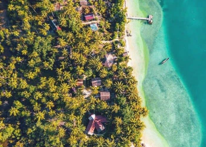 mentawai surf camp the shadow mentawai islands surfing indonesia