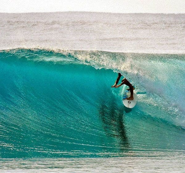 mentawai surf charter maki boat luxury mentawai islands surfing