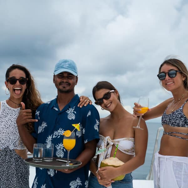 island hop maldives surf charter handhu luxury surf