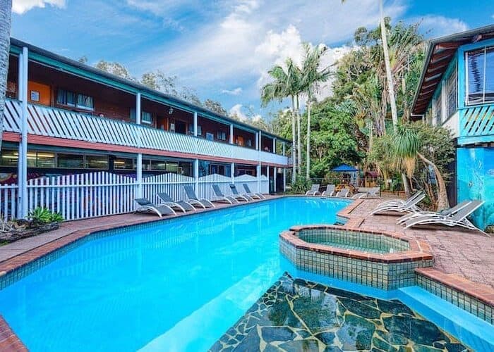 mojo surf byron bay surf camp surf academy australia surf instructor course