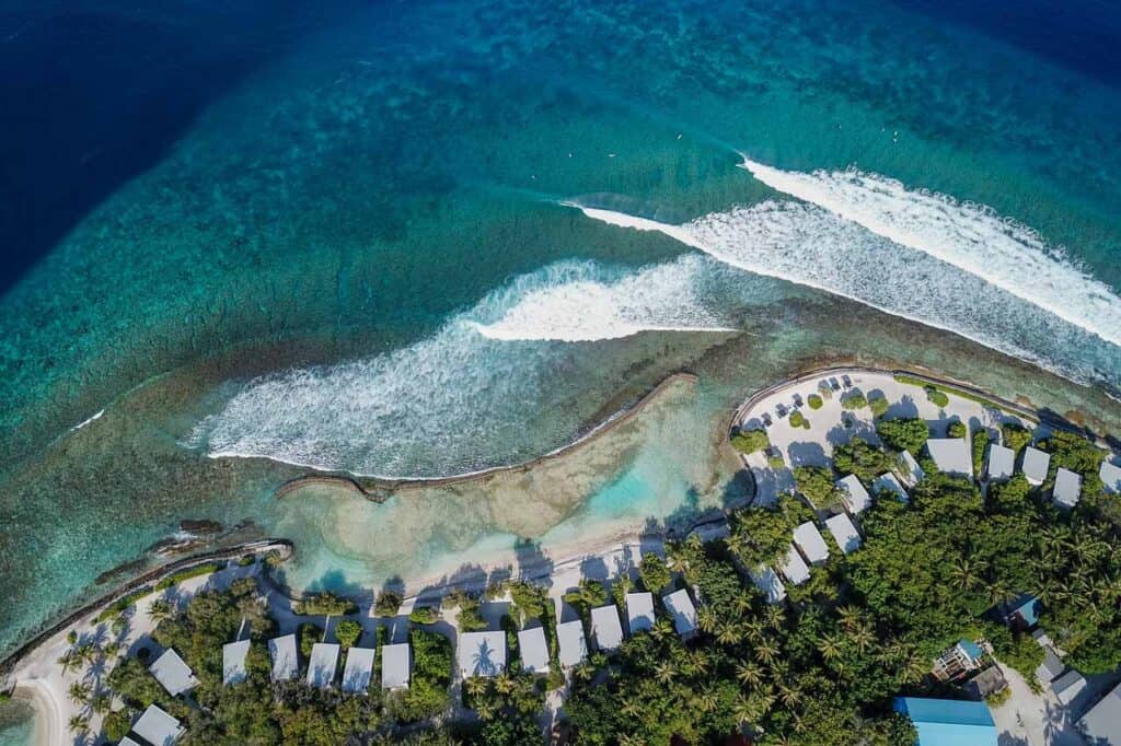 Holiday Inn Kandooma Surf Resort Maldives surfing 10