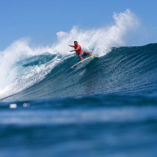 adaaran hudhuranfushi lohis maldives surf resort north male atoll stoked surf adventures luxury surf trip