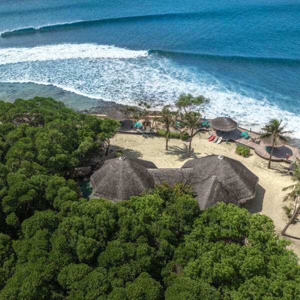adaaran hudhuranfushi lohis maldives surf resort north male atoll stoked surf adventures luxury surf trip