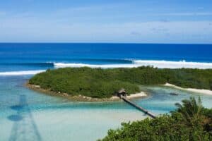 adaaran select hudhuranfushi surf resort maldives lohis cokes