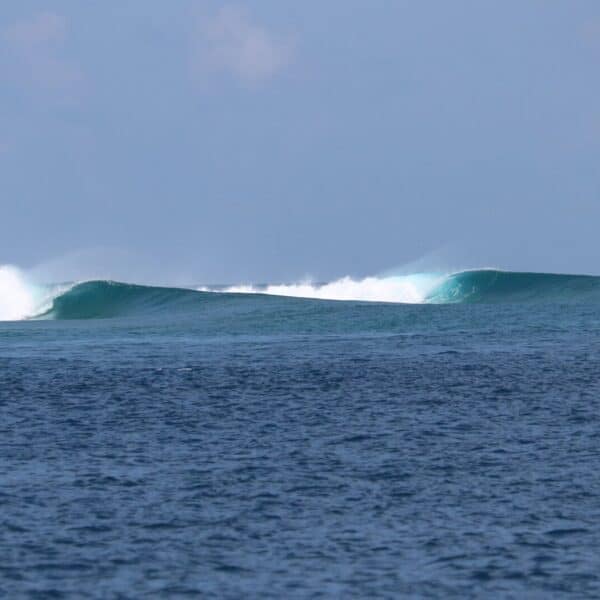 adaaran select hudhuranfushi surf resort maldives lohis cokes