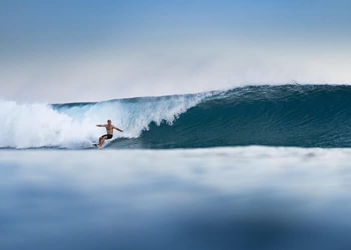 niyama private island maldives surf resort vodi surfing 2