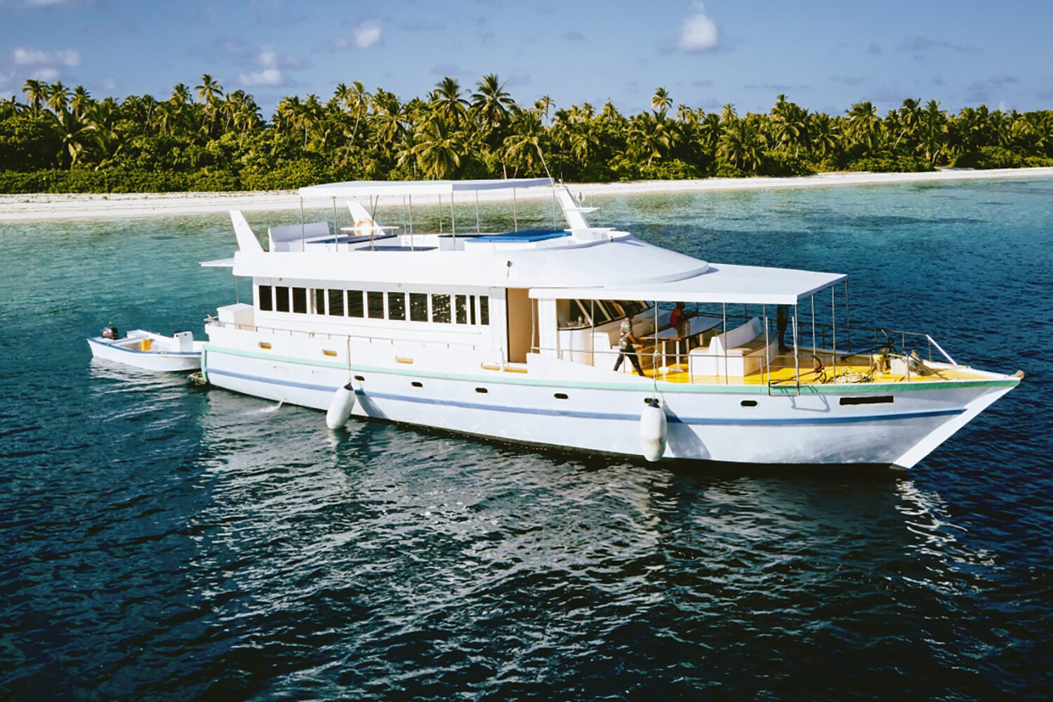 horizon 2 maldives surf charter boat stoked for travel