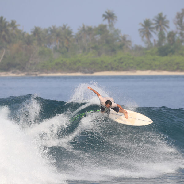 intermediate advanced coaching sri lanka surf coach instructor