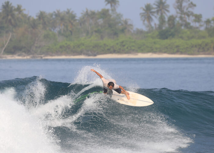 intermediate and advanced surf coaching sri lanka stoked surf adventures shaka surf camp 2