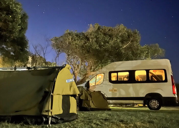 australian surf bus surf camp learn to surf east coast australia sydney brisbane byron bay gold coast urbnsurf