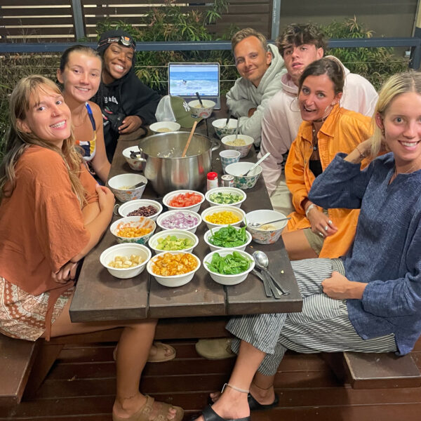 australian surf bus surf camp learn to surf east coast australia sydney brisbane byron bay gold coast urbnsurf