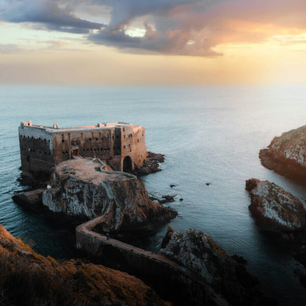 mojo surf peniche surf camp portugal stoked surf adventures wot surf hostel