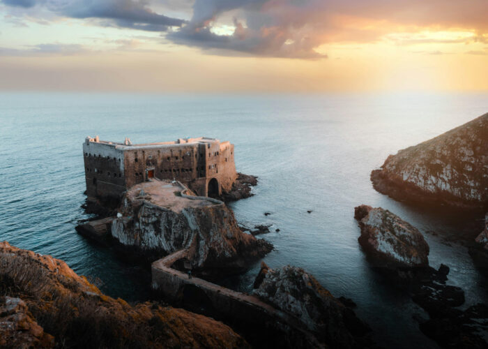 mojo surf peniche surf camp portugal stoked surf adventures wot surf hostel